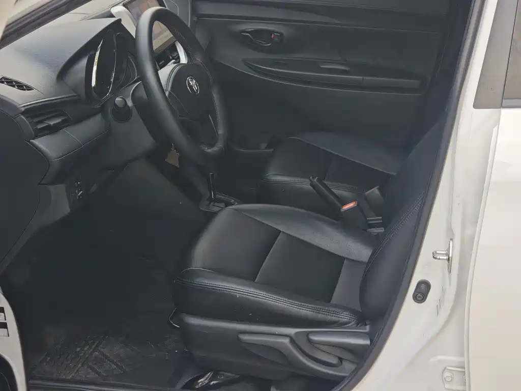 Toyota Vios FS — миниатюра 6