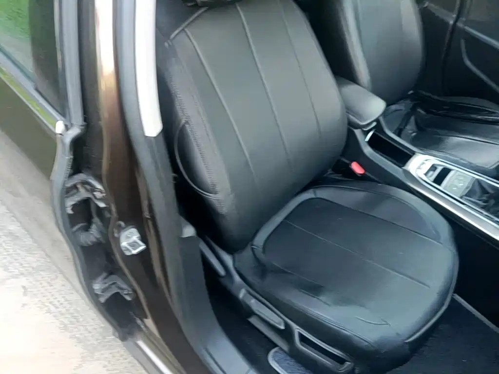 Peugeot 408 — миниатюра 25