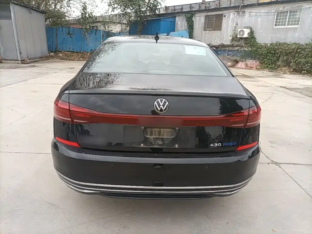 Volkswagen Passat PHEV — миниатюра 6