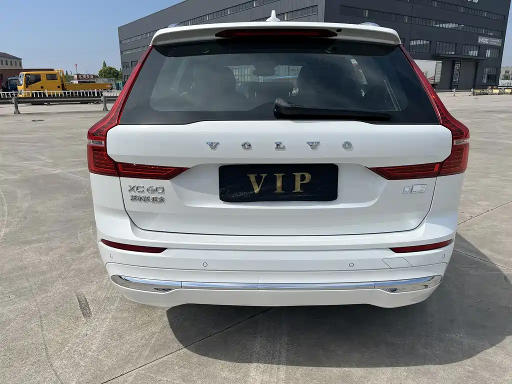 Volvo XC60 PHEV — миниатюра 23