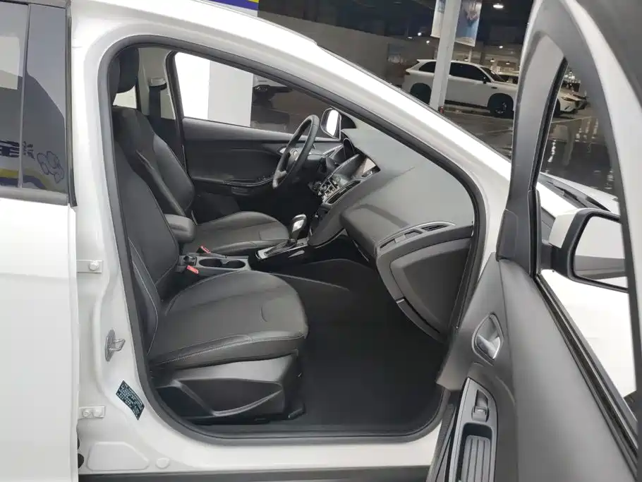 Ford Focus — миниатюра 8