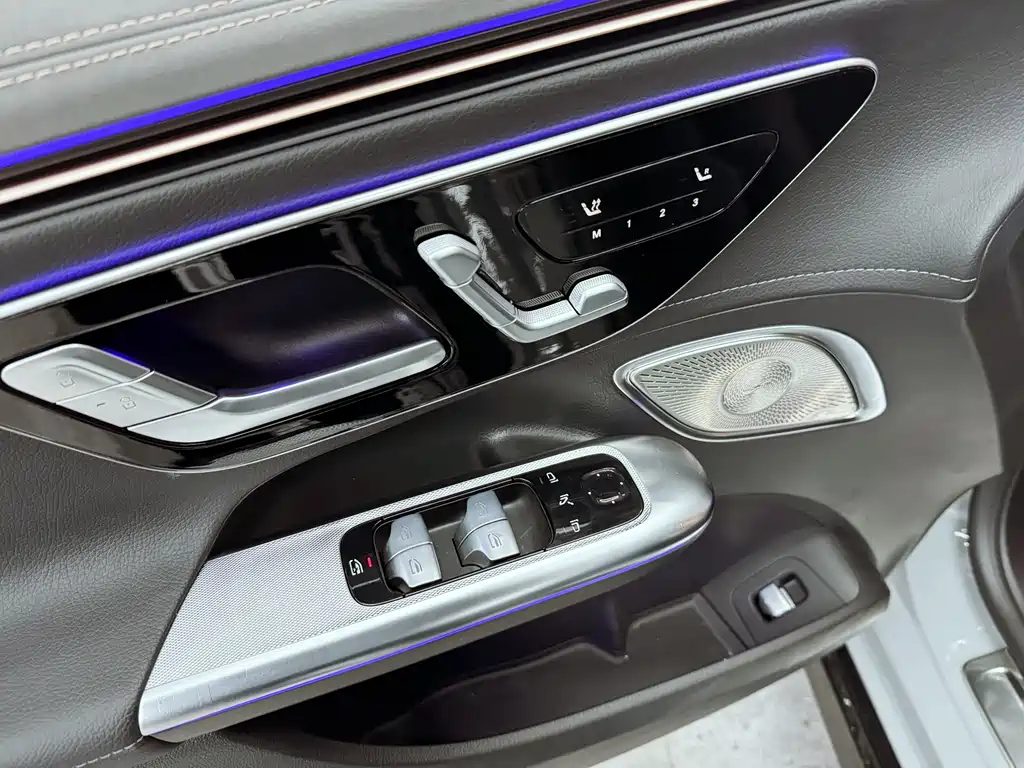 Mercedes-Benz EQE 2022 — фото 16