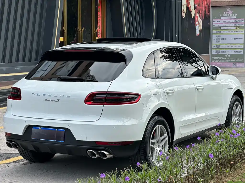 Porsche Macan — миниатюра 11
