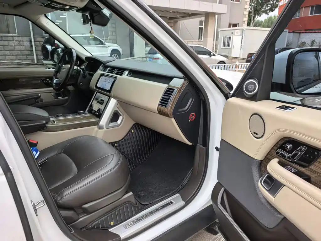 Land Rover Range Rover — миниатюра 8