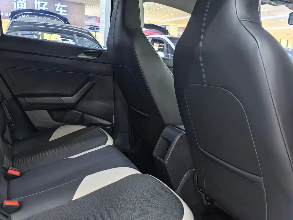 Volkswagen Polo — миниатюра 7