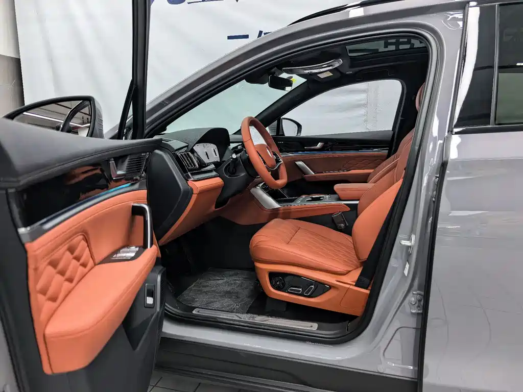 BYD Tang 2025 Smart Drive DM-i 175KM