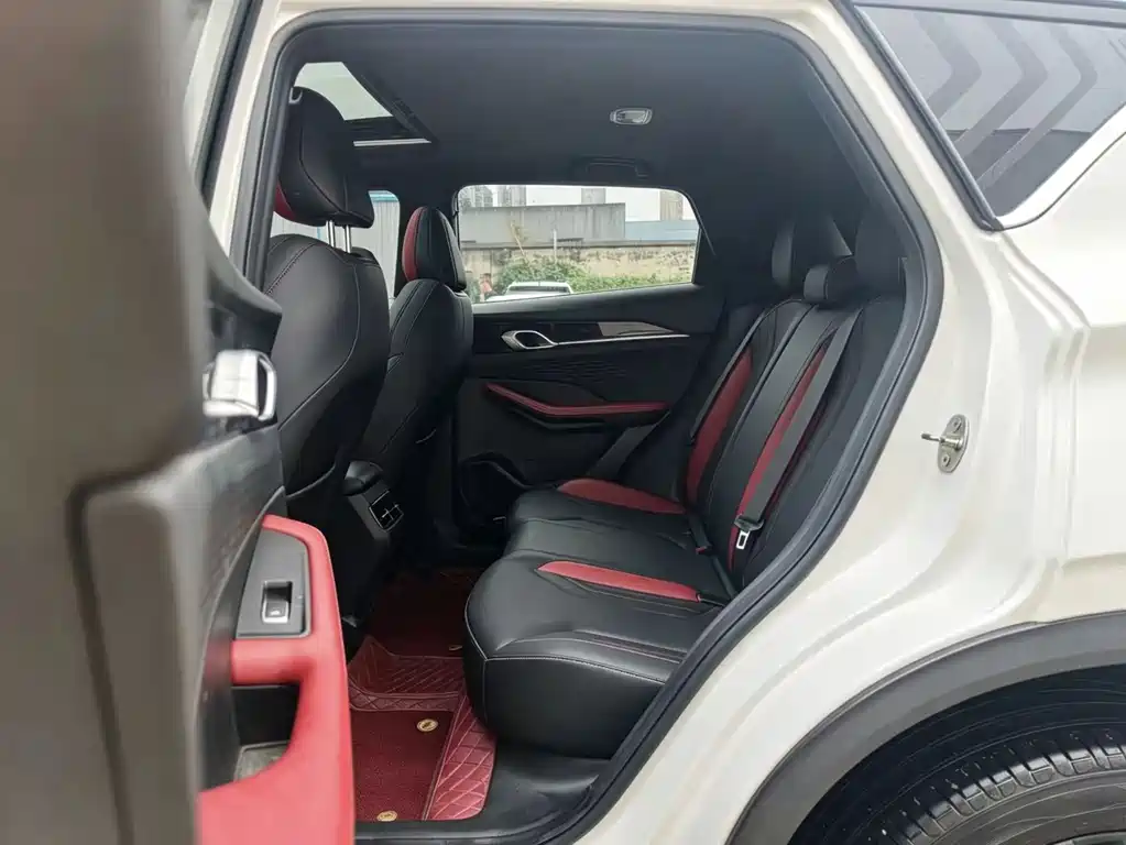 Geely Binyue — миниатюра 9