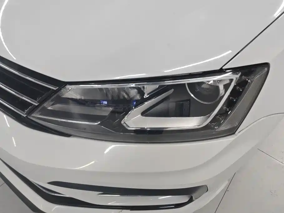 Volkswagen Sagitar — миниатюра 5
