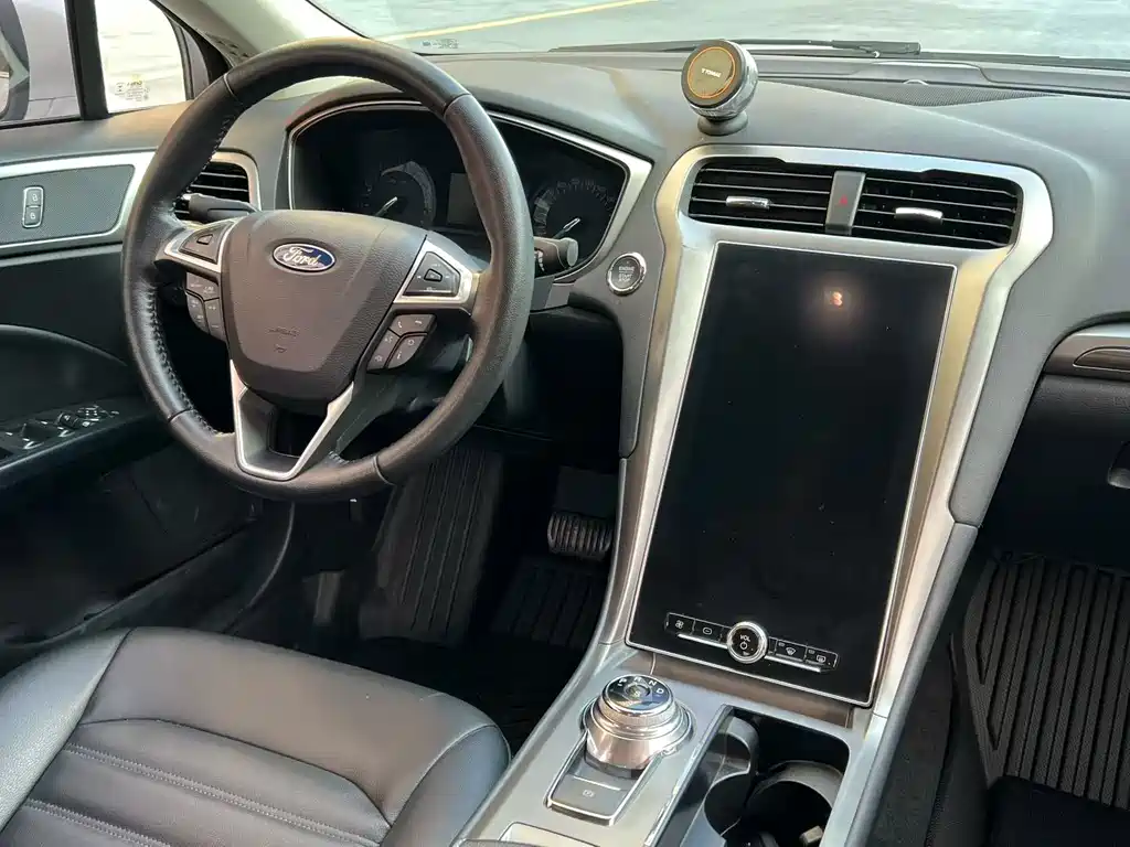 Ford Mondeo — миниатюра 7