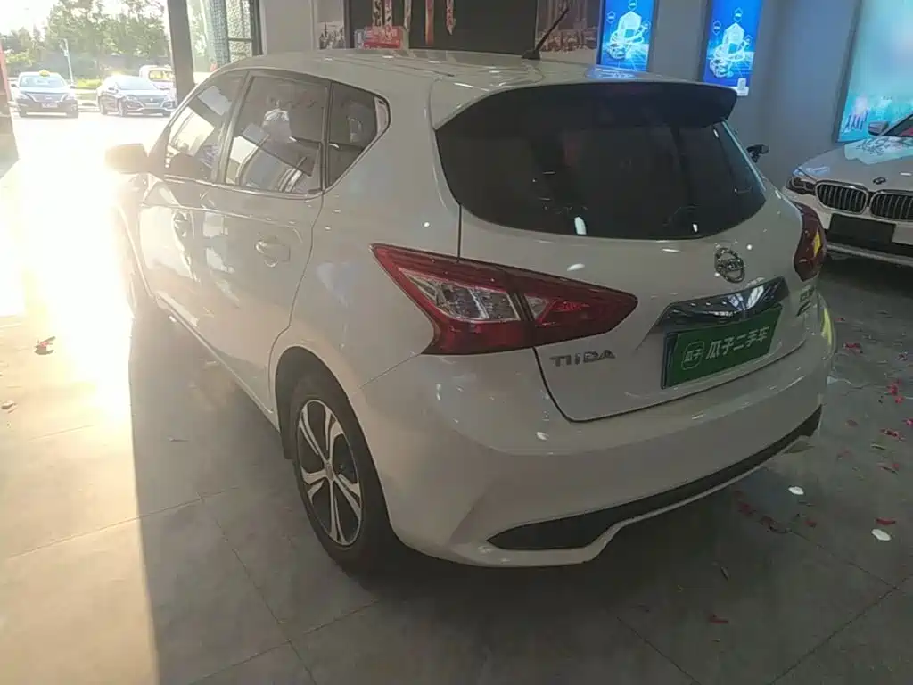 Nissan Tiida — миниатюра 5