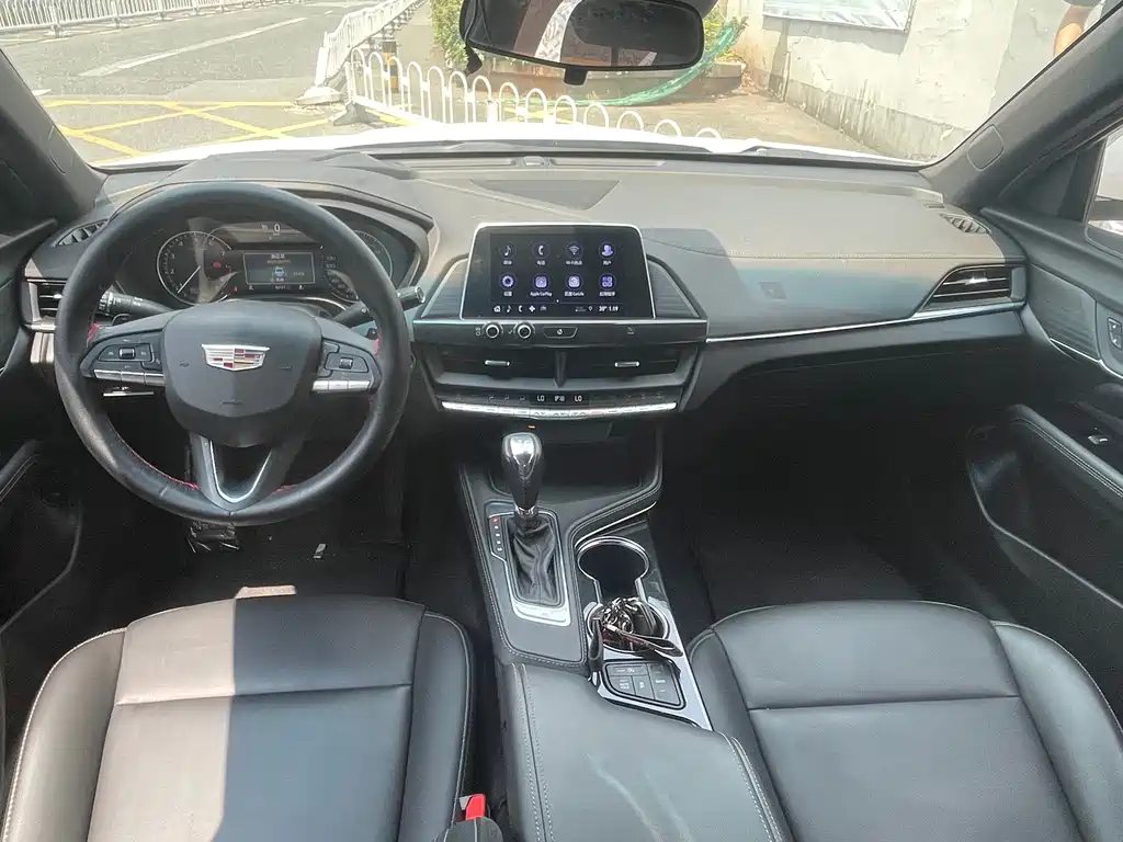 Cadillac CT4 — миниатюра 6