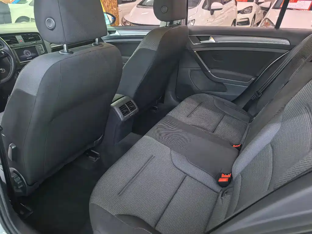 Volkswagen Golf — миниатюра 4