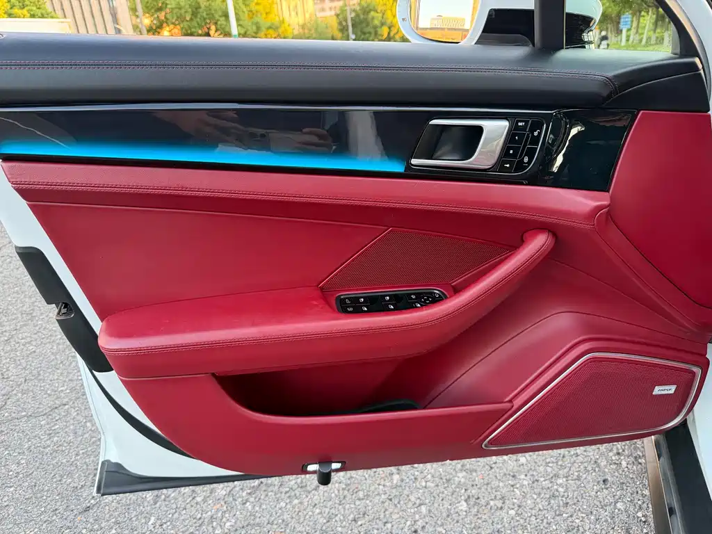 Porsche Panamera Hybrid — миниатюра 8