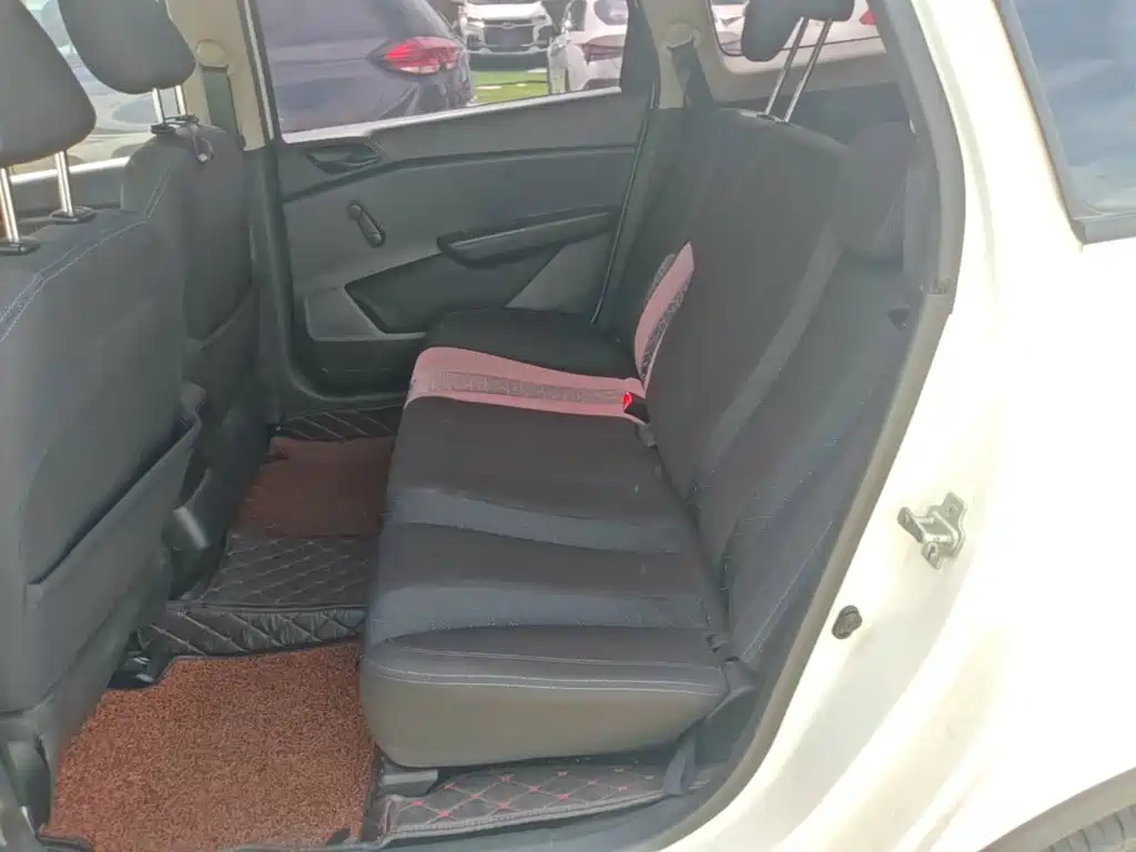 Baojun 310W — миниатюра 15