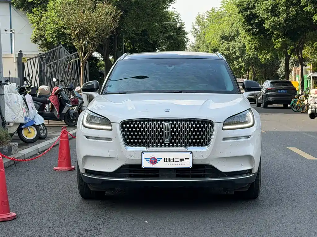 Lincoln Corsair — миниатюра 2
