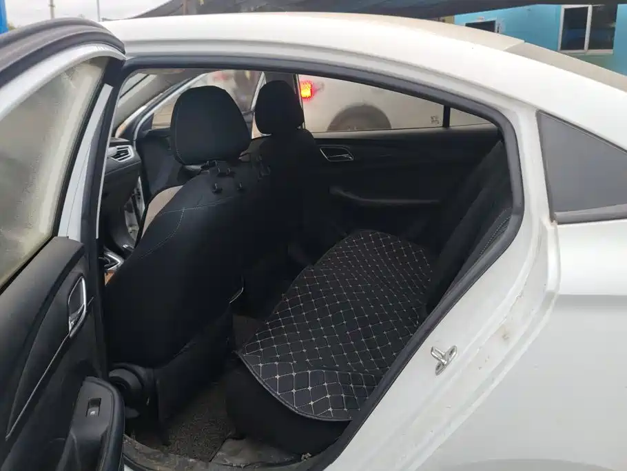 Roewe i5 — миниатюра 11