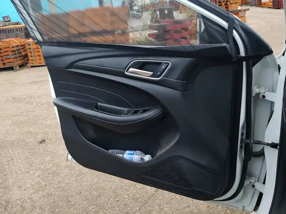 Roewe i5 — миниатюра 7