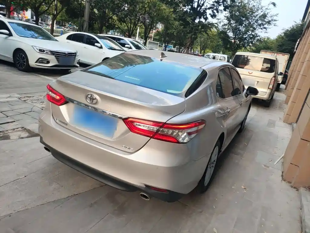Toyota Camry — миниатюра 7