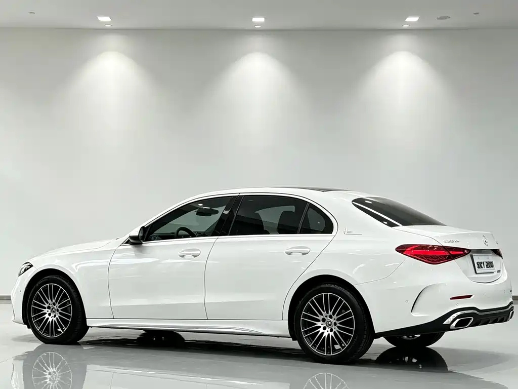 Mercedes-Benz C-Class — миниатюра 6
