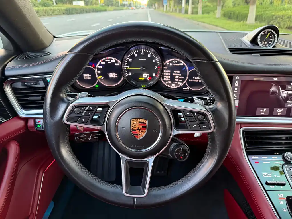 Porsche Panamera Hybrid — миниатюра 13
