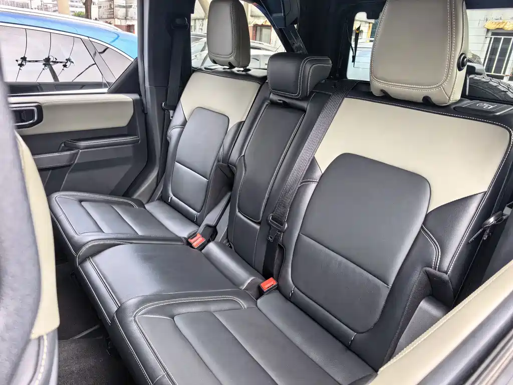 Ford Bronco — миниатюра 7