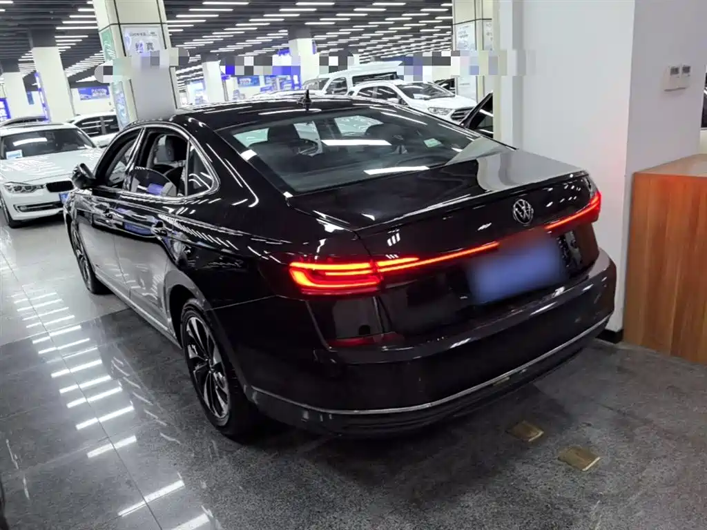 Volkswagen Passat 2025 280TSI