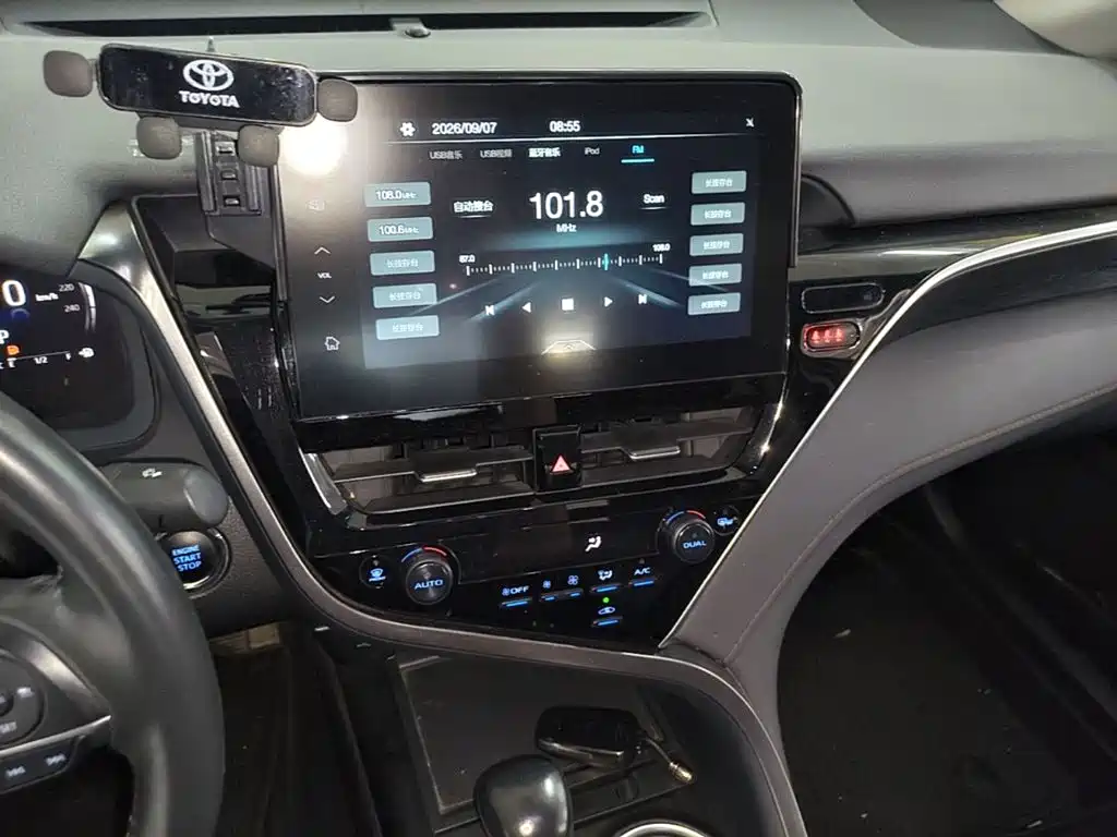 Toyota Camry — миниатюра 13