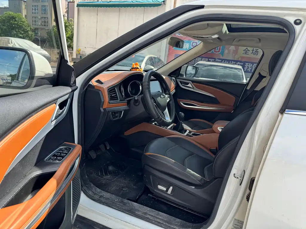 Zotye T300 2017 1.5L MT Premium