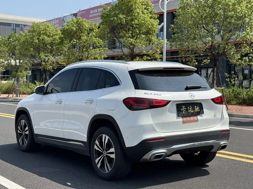 Mercedes-Benz GLA — миниатюра 9