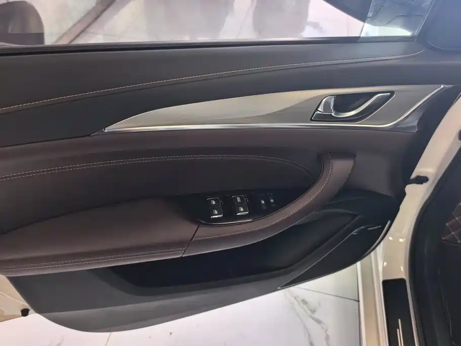 Changan Eado — миниатюра 7