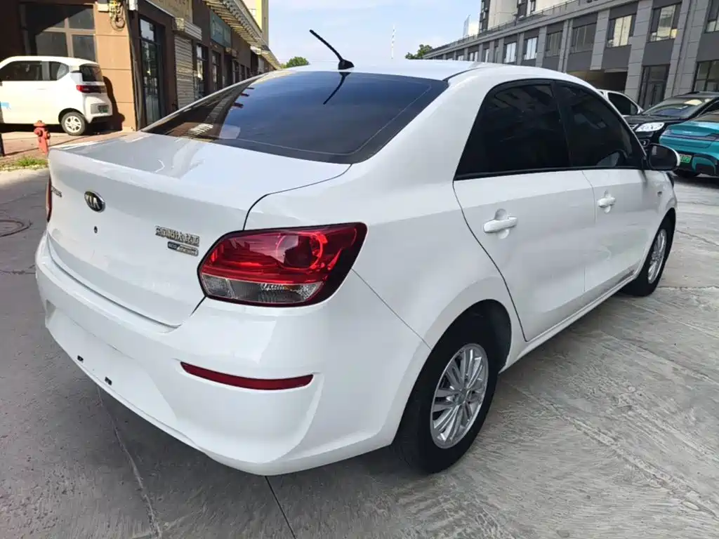 Kia Huanchi — миниатюра 7