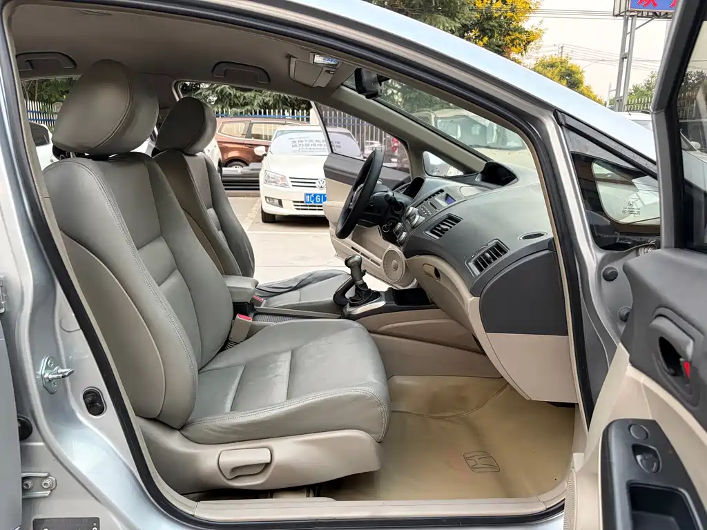 Honda Civic — миниатюра 6