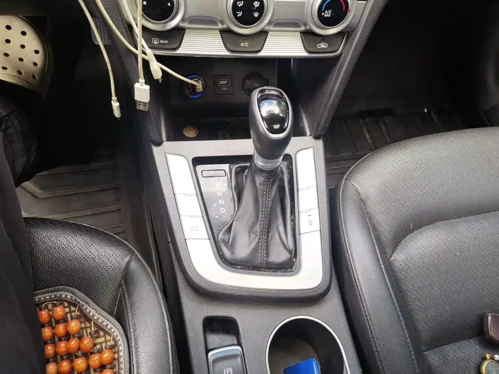 Hyundai Elantra — миниатюра 11