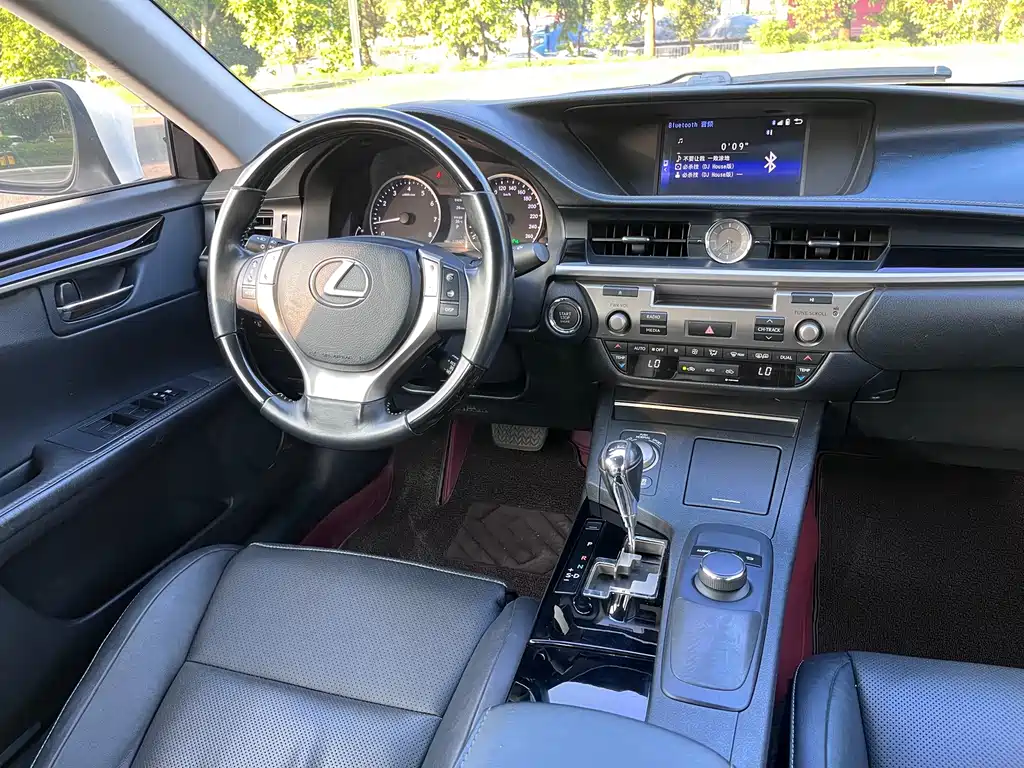 Lexus ES — миниатюра 15