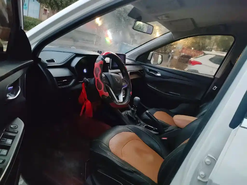 Wuling Hongguang S3 — миниатюра 8