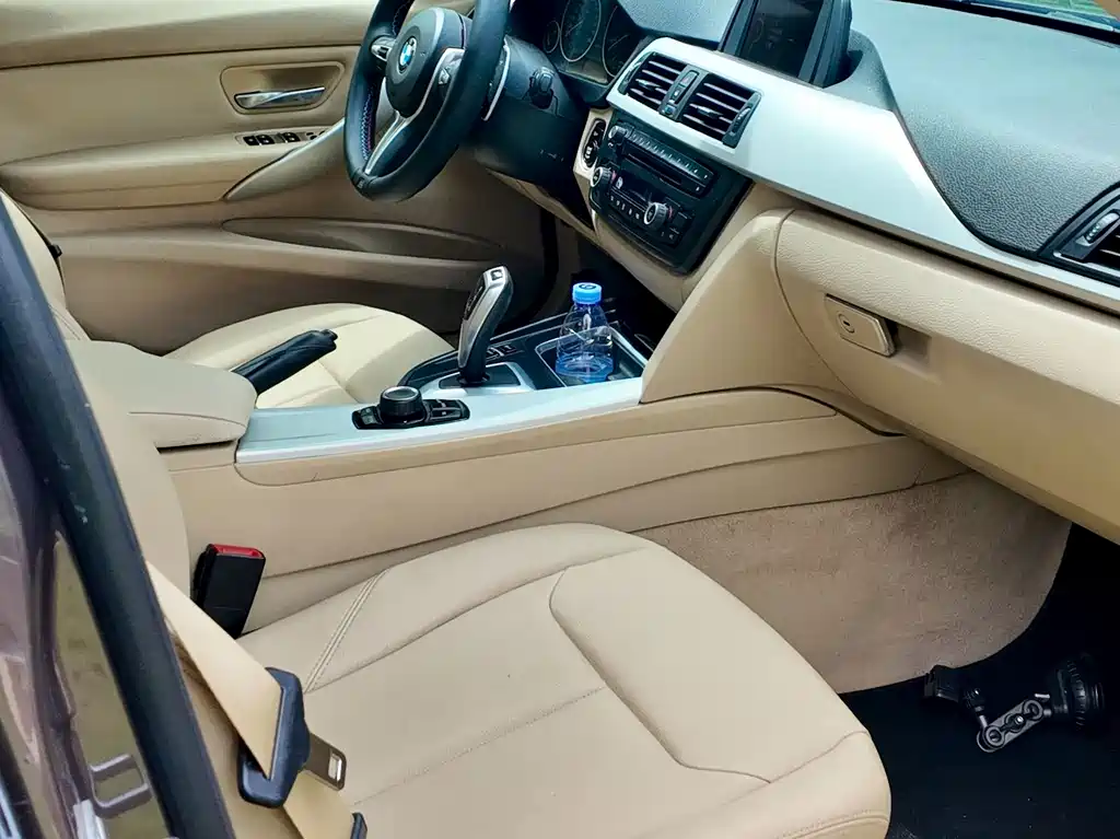 BMW 3 Series (Import) 320i Sport Design Package Touring Edition, фото 16