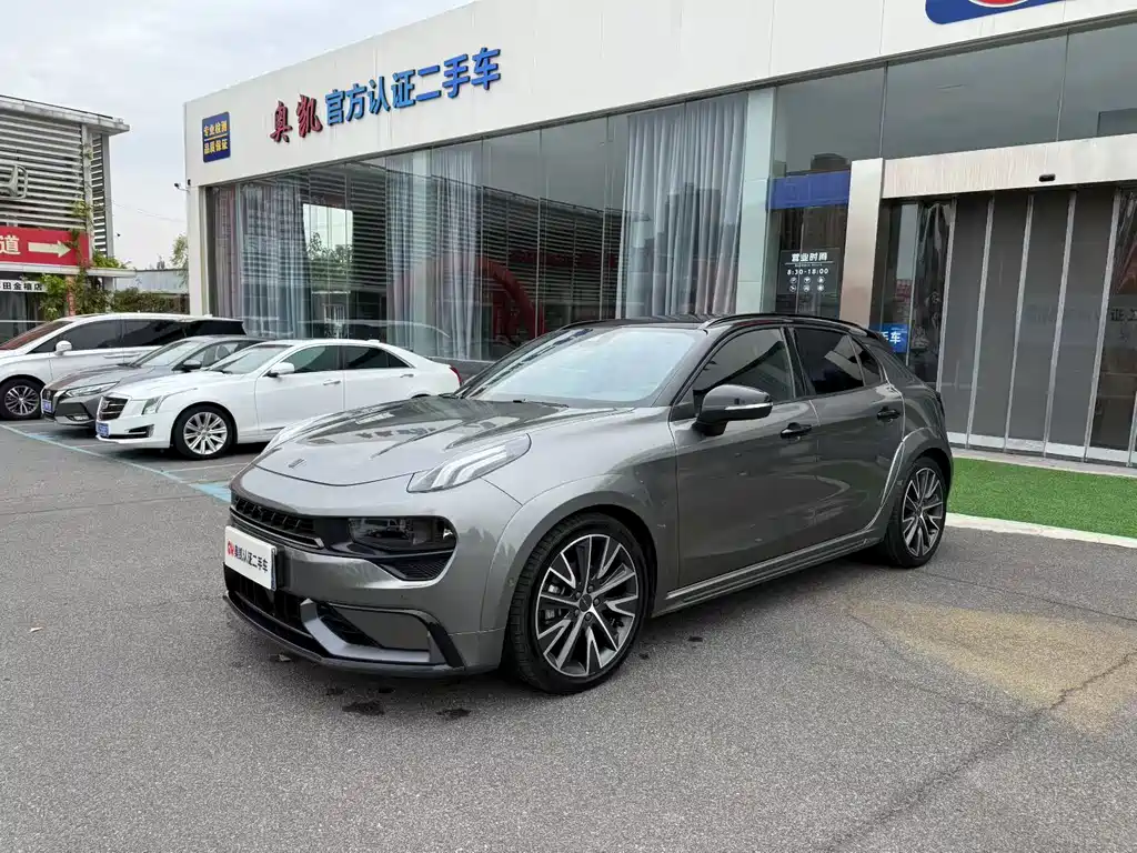 Lynk & Co 02 Hatchback