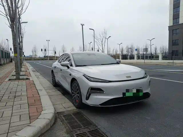 GEELY GALAXY GALAXY SPARKLE 8 2025