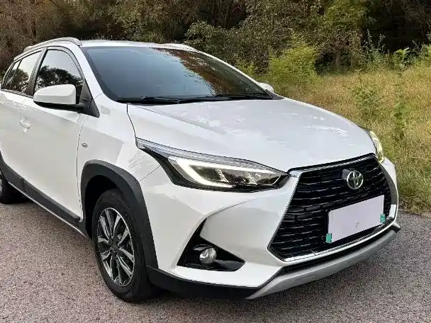 Toyota Yaris L — миниатюра 3