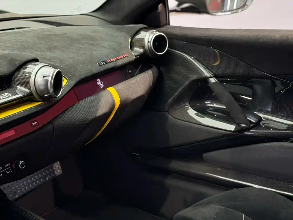 Ferrari 812 2022 6.5L AT