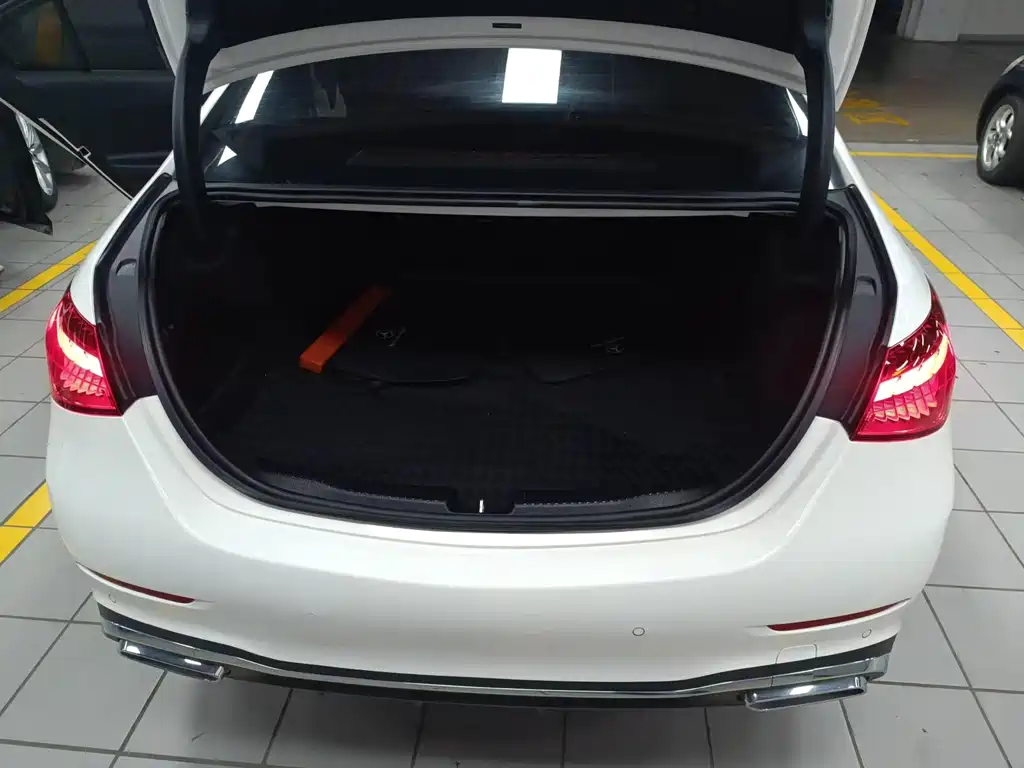 Mercedes-Benz C-Class — миниатюра 9