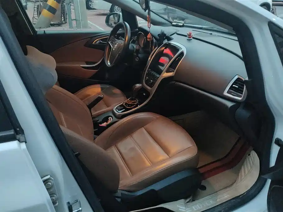 Buick Excelle 2013 GT 1.8L AT Fashion