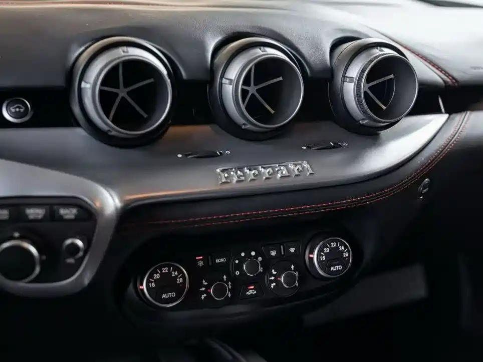 Ferrari F12berlinetta — миниатюра 6