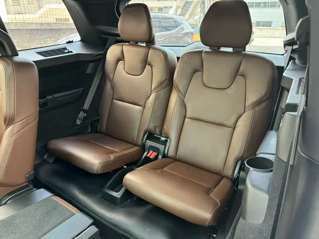 Volvo XC90 — миниатюра 5