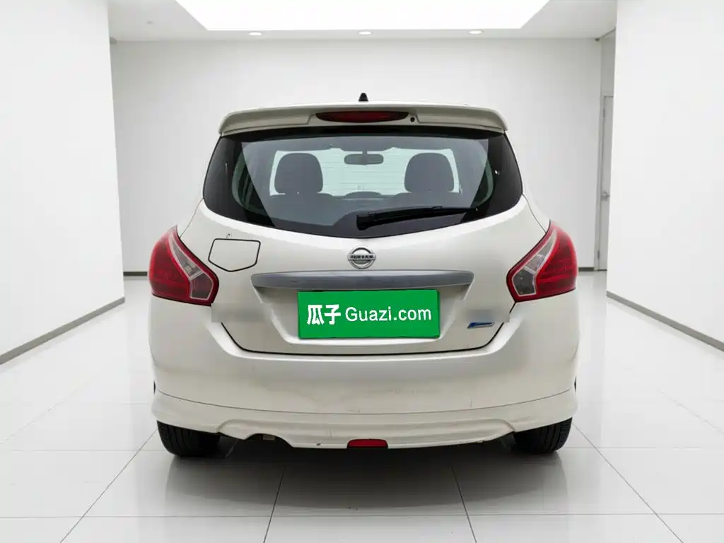 Nissan Tiida — миниатюра 3