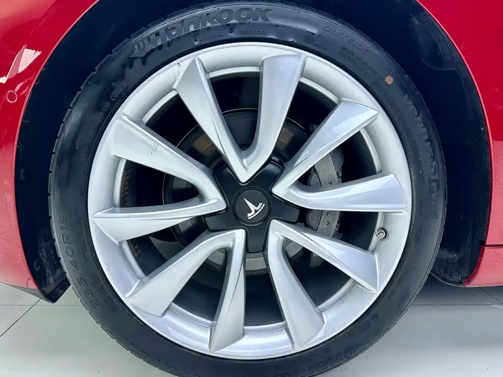 Tesla Model 3 — миниатюра 9