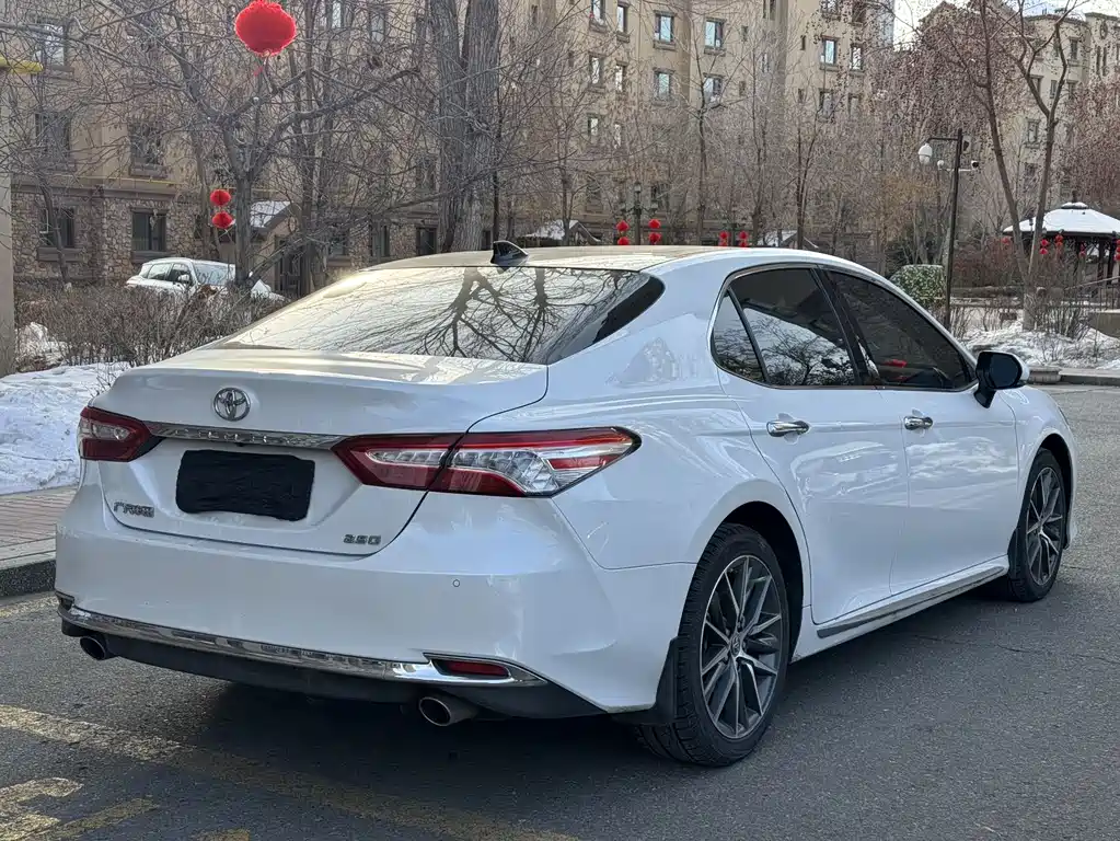 TOYOTA CAMRY