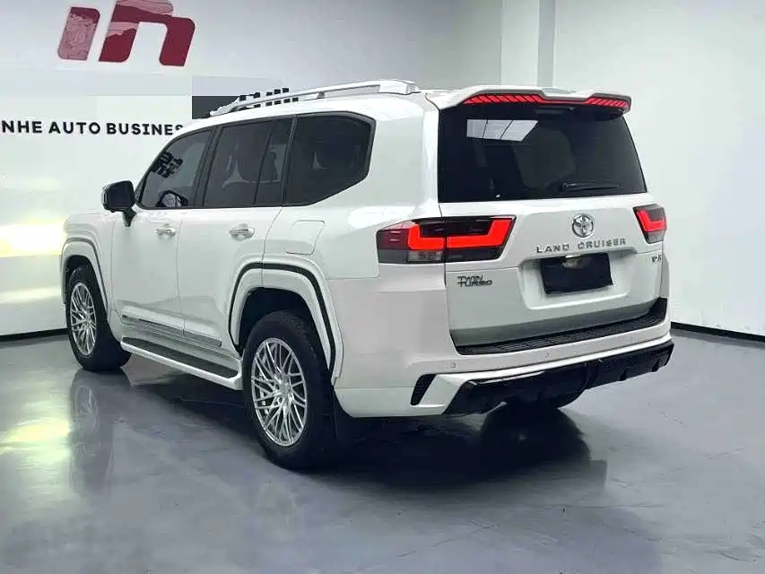 Toyota Land Cruiser — миниатюра 7