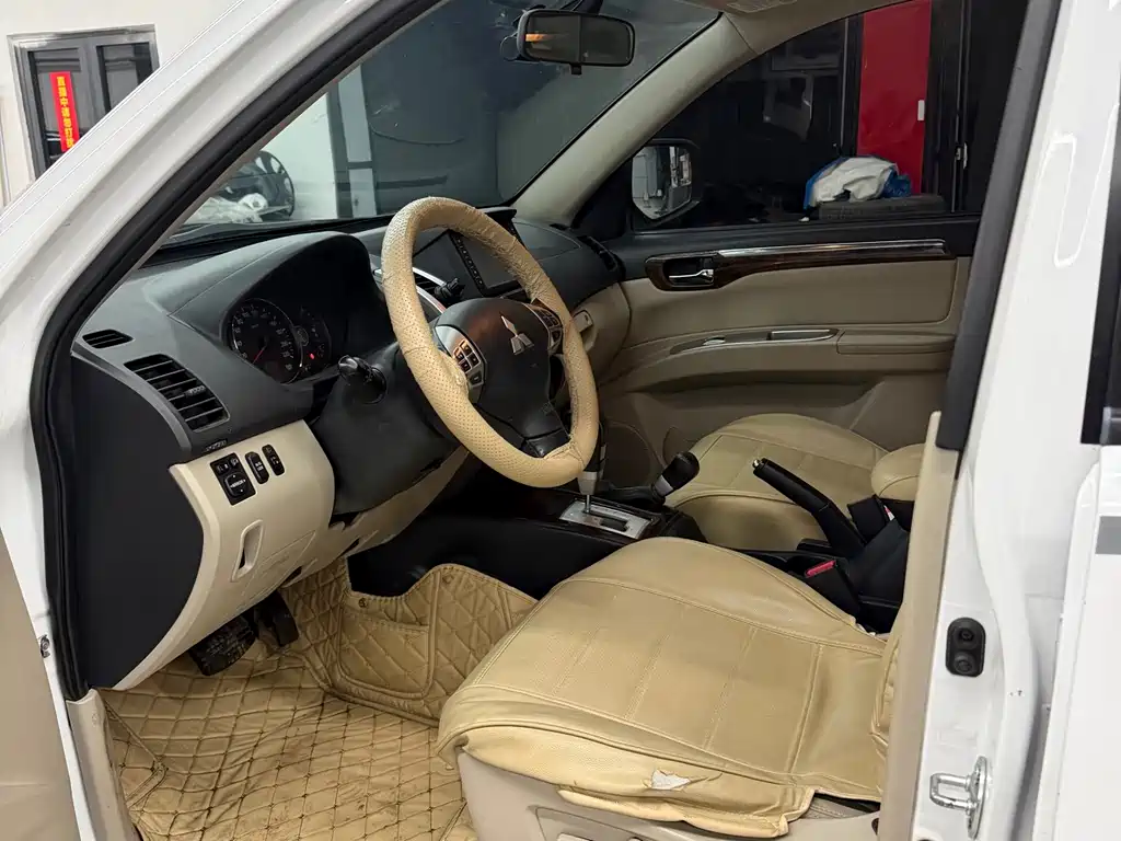 MITSUBISHI PAJERO JINCHANG