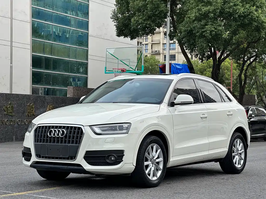Audi Q3 2013 40 TFSI quattro Luxury